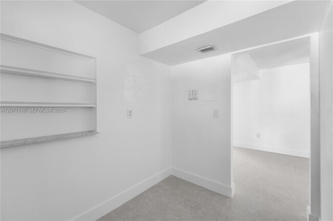 Building Photo - 1225 West Ave