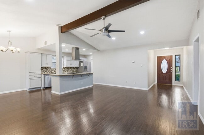 Building Photo - 401 Oakridge Pass