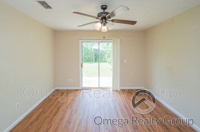 Building Photo - 900 Mister Dr