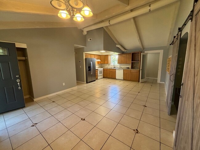 Building Photo - Charming 3-Bed Home in Hayden Lake — Spacious Lot & Attached Garage!