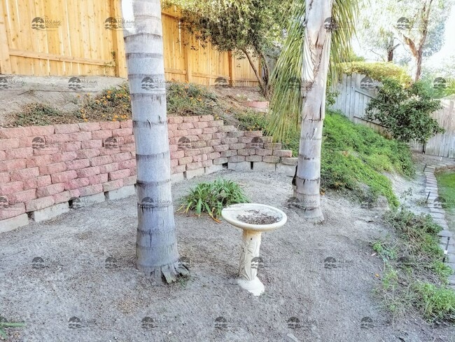 Building Photo - 3 Bedroom, 2.5 Bathroom in Rancho Del Oro!