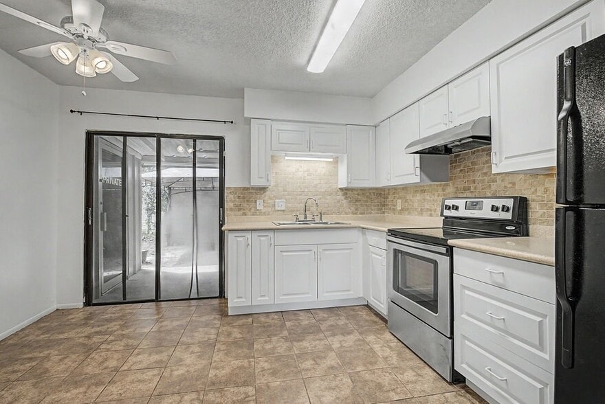 Building Photo - 3080 S Clematis Way