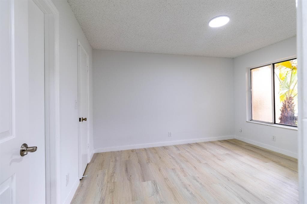 Building Photo - 3350 Pinewalk Dr N