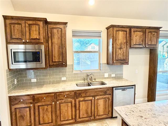 Building Photo - 1500 Grove Dr