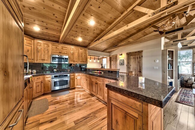 Building Photo - Monthly Summer/Winter Rental