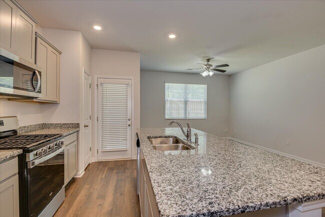 Building Photo - 846 Quaint Parish Cir
