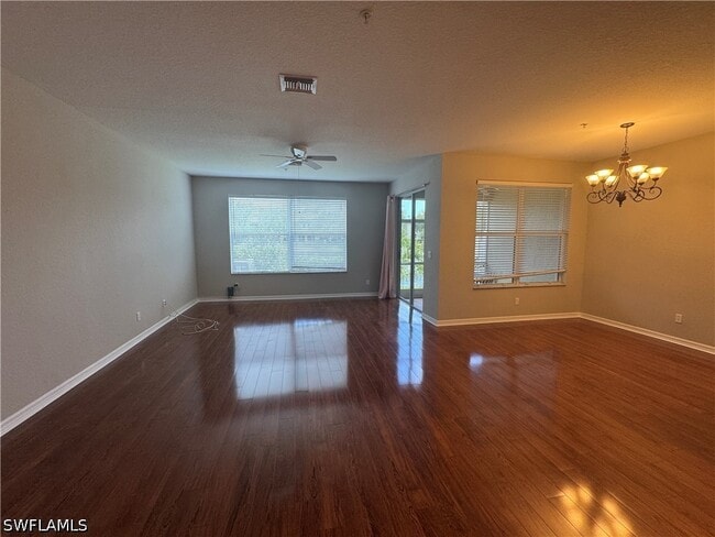 Building Photo - 1410 Mariposa Cir