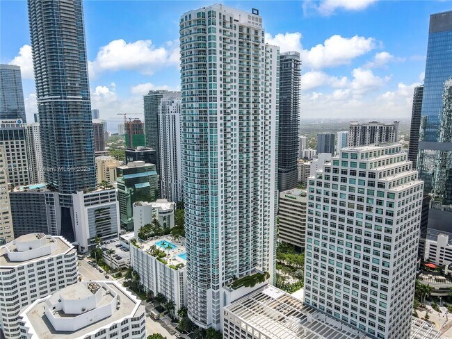 Building Photo - 950 Brickell Bay Dr