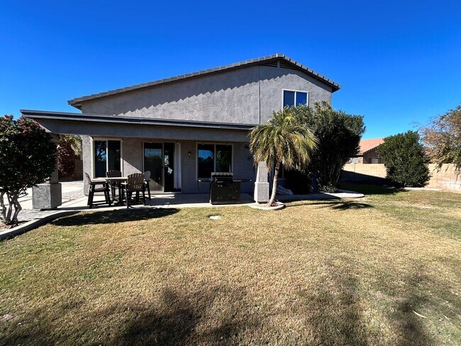 Building Photo - Beautiful fully furnished 4-bedroom, 2.5-bath home located near downtown Gilbert!