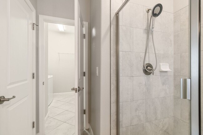 Building Photo - Spacious 4 bed, 3 Bath Terra Bella Home fo...