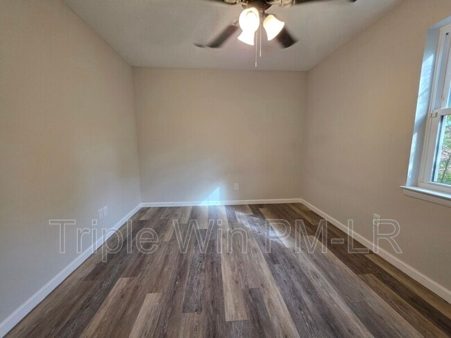 Building Photo - 8 Willowridge Cove