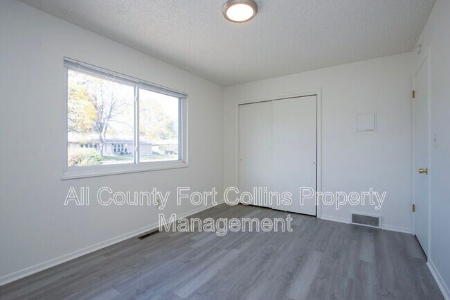 Building Photo - 1718 Larch St