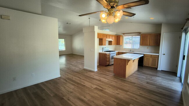 Building Photo - Brand New Flooring and FRESH Paint - SPACIOUS 3 BEDROOM HOUSE IN LIVERMORE!!!