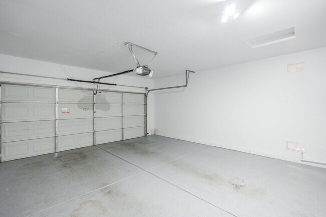 Building Photo - $3,500 For Lease Starting June 1, 2026 4 beds-2.5 Baths 2,421 Sq. Ft.  Amazing Gilbert 85298 Home...