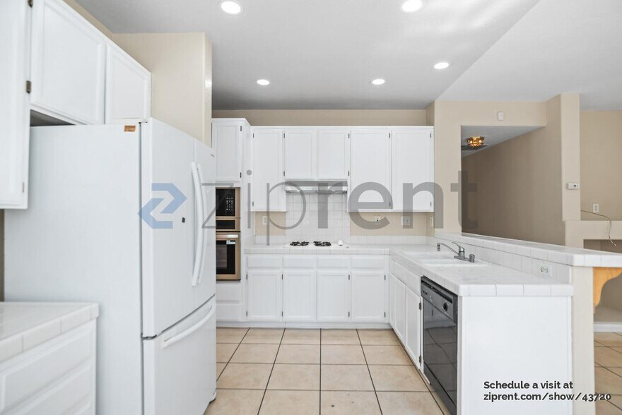 Building Photo - 2341 Whitetail Dr