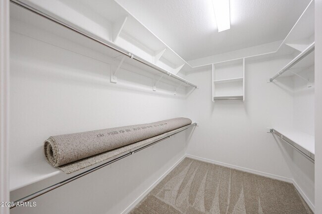 Building Photo - 8722 W Pasadena Ave