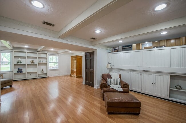 Building Photo - 3086 Waterford Dr