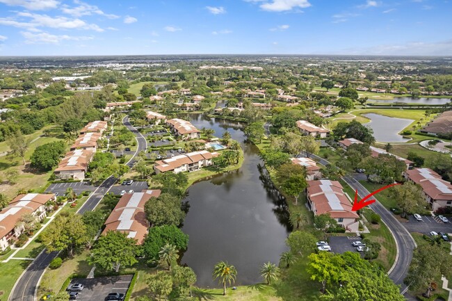 Building Photo - 9267 Vista Del Lago
