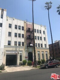 Building Photo - 814 S Hobart Blvd