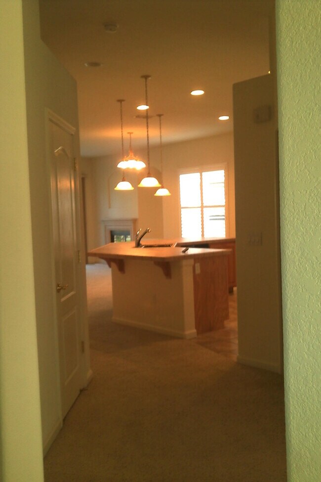 Building Photo - 6503 Kingbird Ct