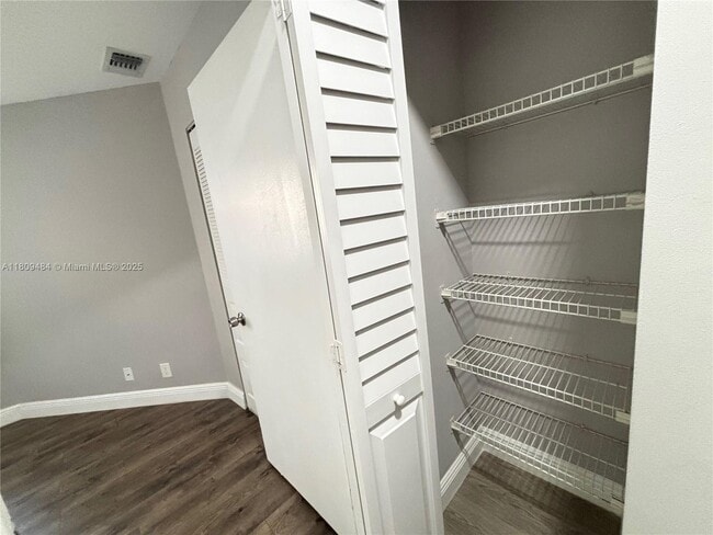 Building Photo - 1597 Springside Dr
