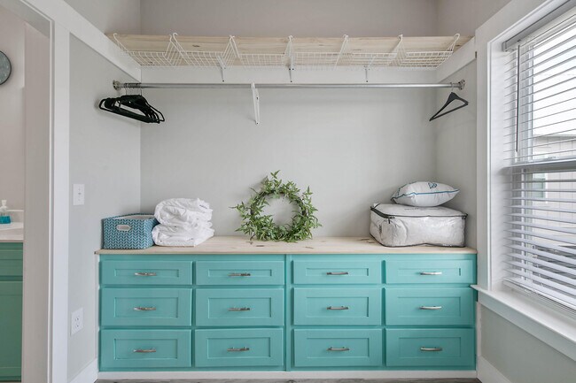 Building Photo - 486 Beatrice Point Rd