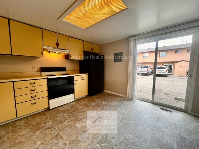 Building Photo - 1751 Shenandoah Dr