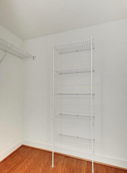 Building Photo - 11800 Sunset Hills Rd