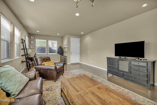 Building Photo - 3680 Coastal St