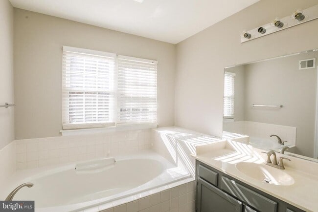 Building Photo - 12304 Sea Pearl Ct