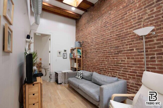 Building Photo - 2 bedroom in WAREHAM MA 02571