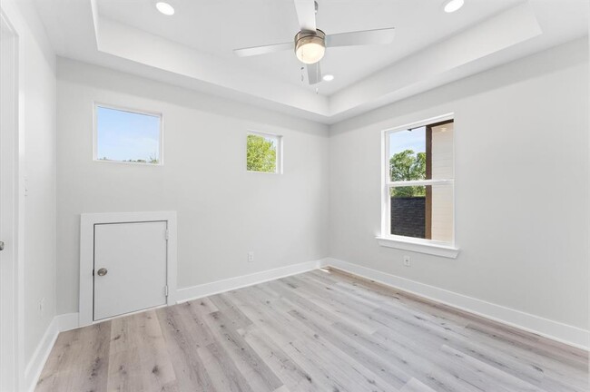 Building Photo - 7407 Cora St