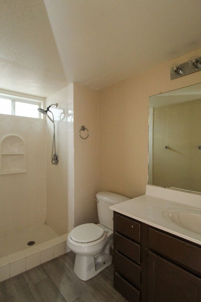 Building Photo - Two Story Home in Socorro