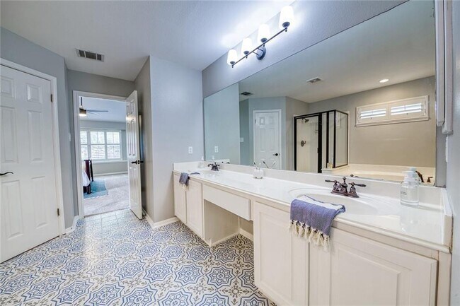 Building Photo - 3735 Harvey Penick Dr