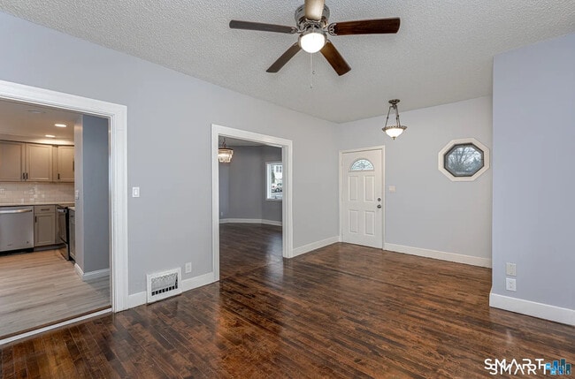 Building Photo - 87 Melrose Ave