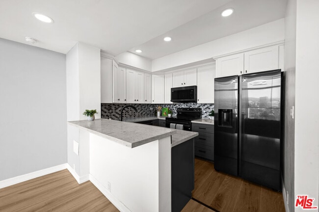 Building Photo - 10535 Wilshire Blvd
