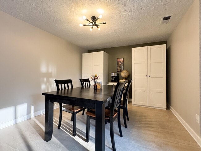 Building Photo - 4057 Clabber Rd