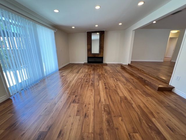 Building Photo - 9711 Hayvenhurst Ave