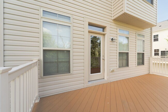 Building Photo - 10225 Hilltop Ascent Dr