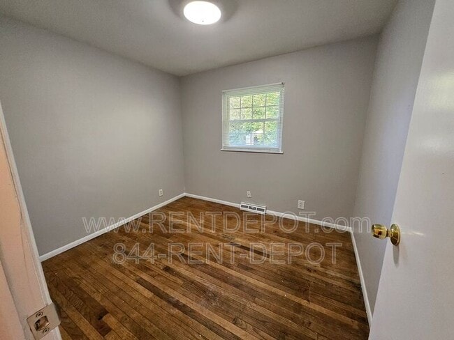 Building Photo - 2207 S Ruston Ave