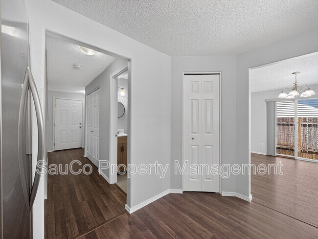 Building Photo - 48 S 17th Ct