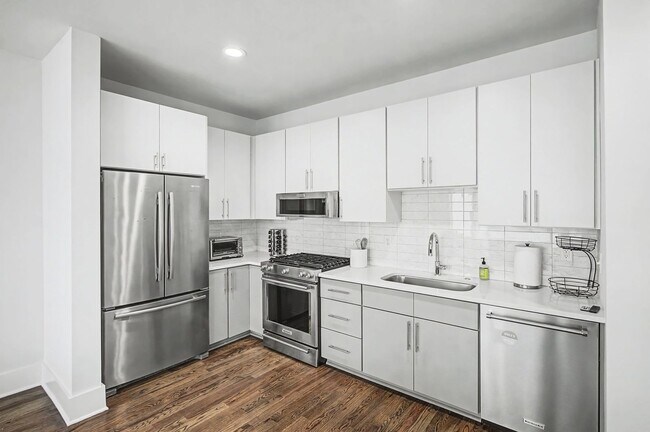 Building Photo - Luxury 3BE/3.5BA located in one of Nashville’s most walkable and vibrant neighborhoods.