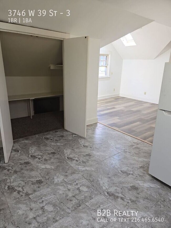 Building Photo - 3746 W 39th St