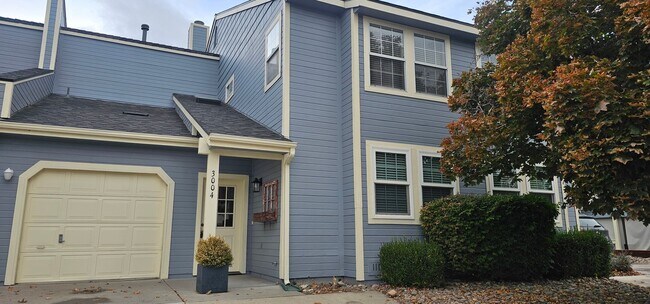 Primary Photo - Great Stafford Glen Upstairs Condo