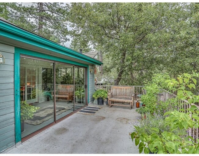 Building Photo - Large beautiful home in Idyllwild