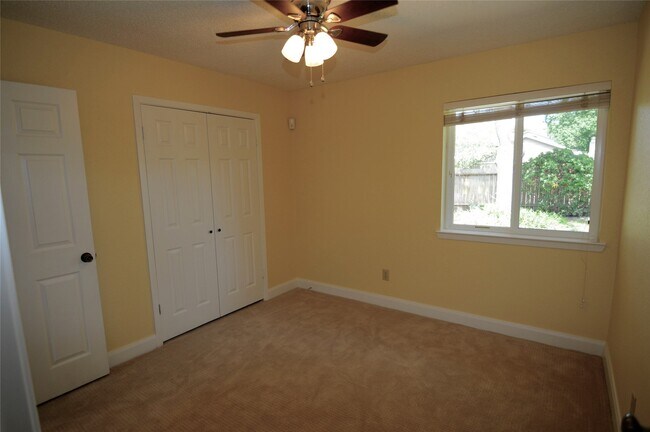 Building Photo - 1903 Brushy Creek Dr