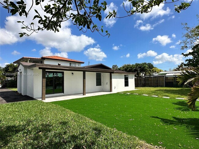 Building Photo - 1436 SW 76th Ct