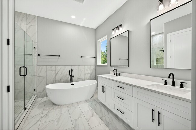 Building Photo - 4517 Larch Ln