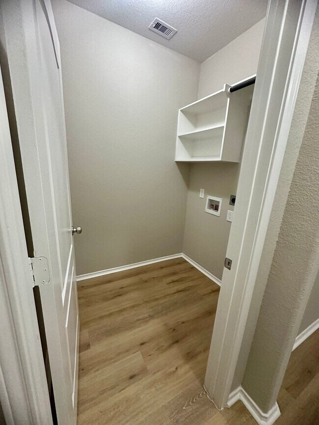 Building Photo - 3426 Hughes Mdw Wy