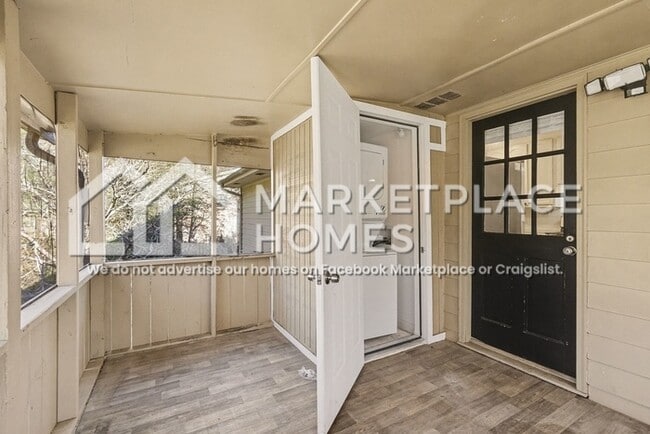 Building Photo - 3676 Castle Rock Way